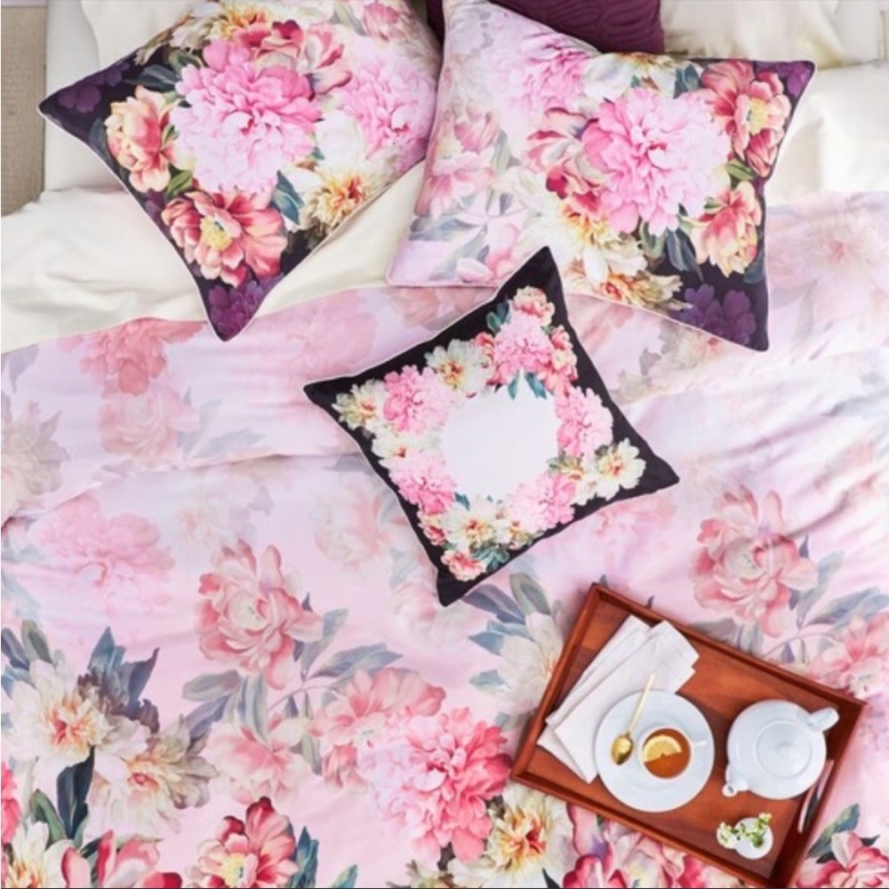 Ted Baker Floral King Comforter Set with 2 Pillow Shams included
